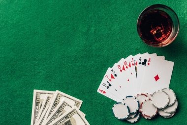 Slot game payout examples showing symbol combinations and multiplier calculations on hometogel 124